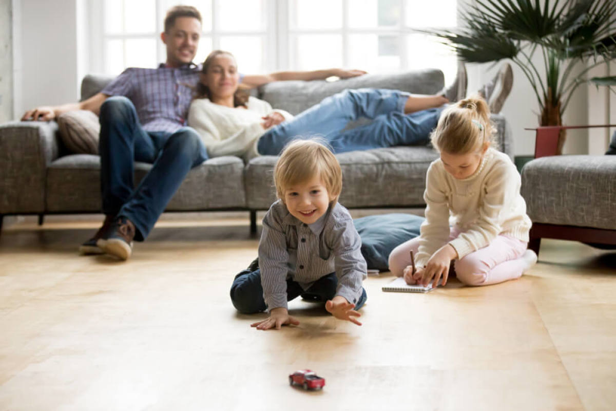 Investissement loi Pinel Rennes – Vue sur une famille dans un appartement