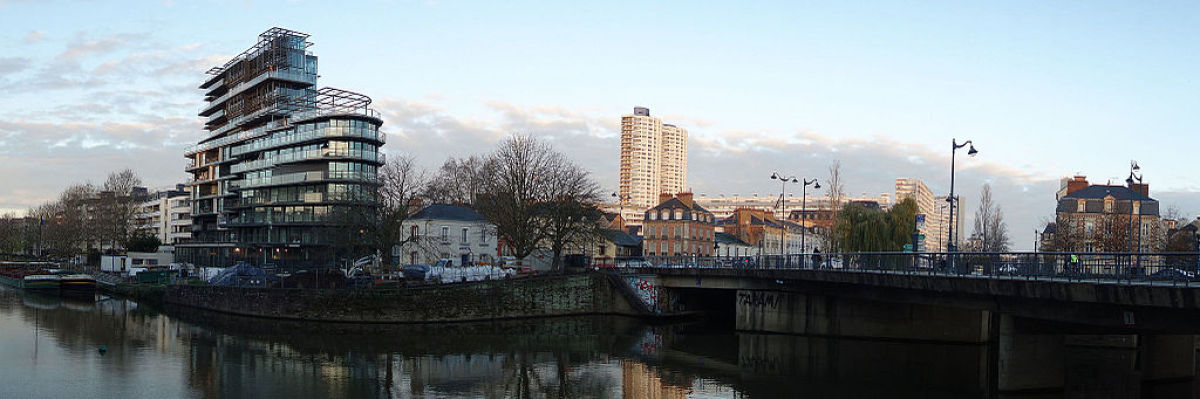 Les tours Horizons, les plus hautes tours de Rennes, vues depuis le quai de la Prévalaye