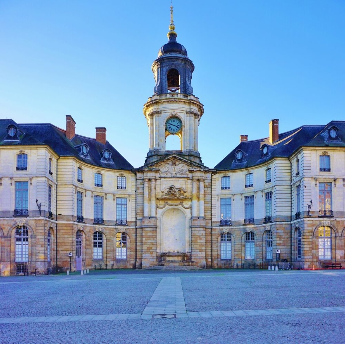 La place de la mairie à Rennes