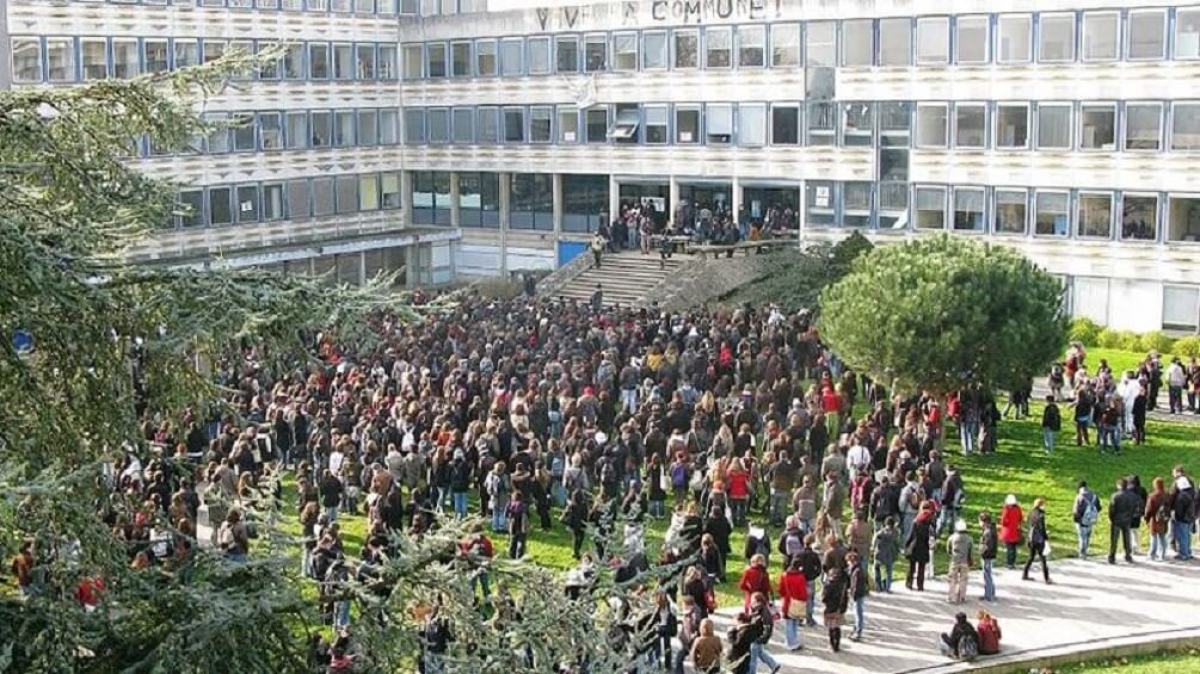 L’université Rennes 2, bloquée par les manifestants en 2009