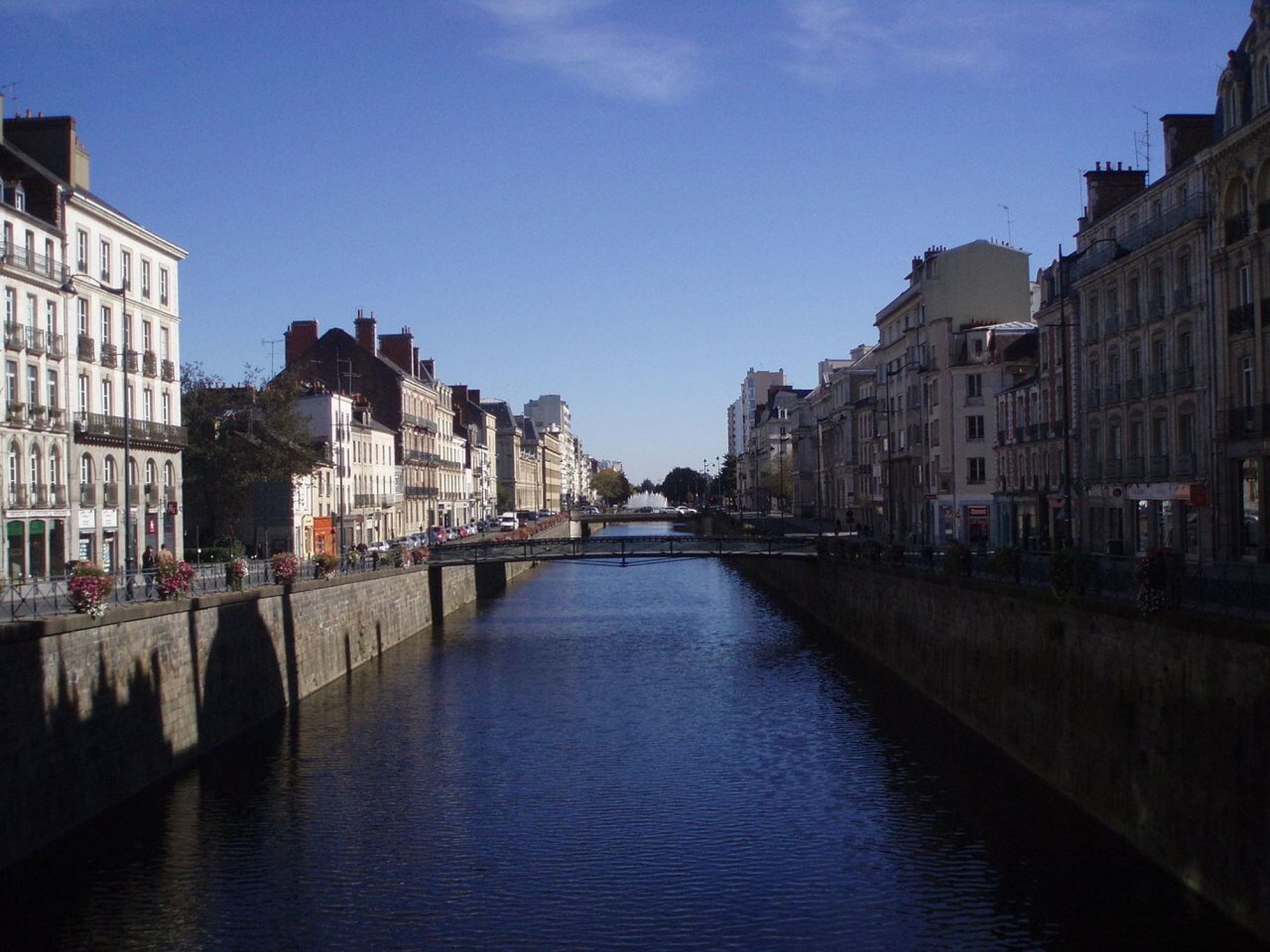 Vue sur la Vilaine depuis la place de la République