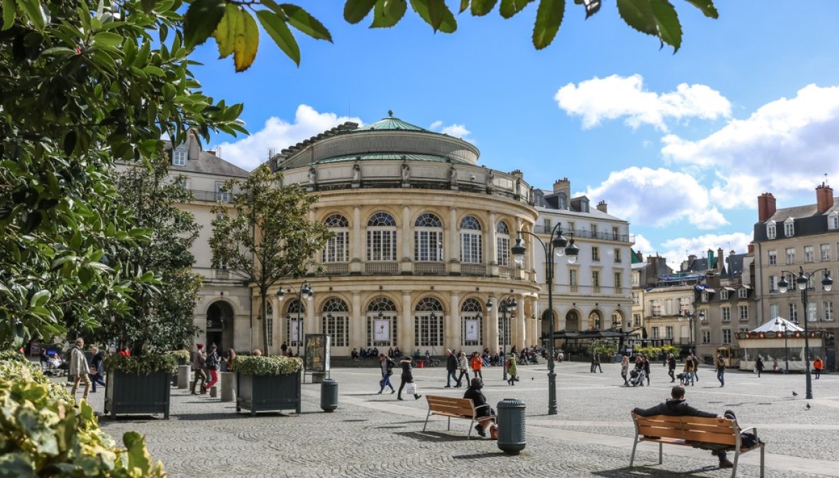 Rennes Métropole - La place face à l'opéra de Rennes