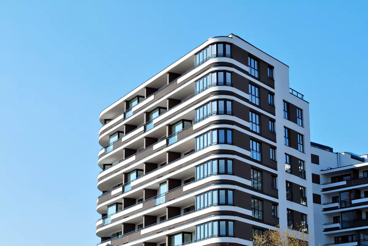 Effectuer un achat immobilier neuf dans le but de le louer offre une réduction d'impôt non négligeable grâce à la loi Pinel conseils investissement immobilier - une résidence neuve venant d'être livrée