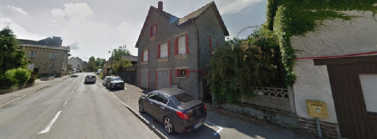 Une maison en pierre sur l’avenue de Brizeux, dans la commune de Pacé