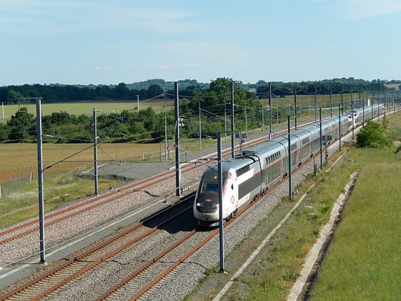 Transports en commun à Rennes - Train LGV près de Rennes