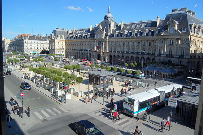 Transports en commun à Rennes - Bus place de la République