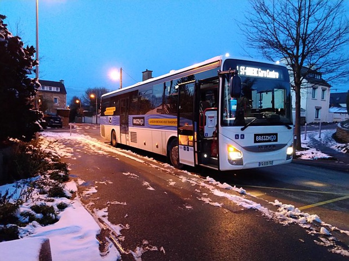 Transports en commun à Rennes - Car BreizhGo à Saint-Brieux