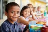 Les meilleures écoles de Rennes - enfants qui mangent à la cantine de l'école