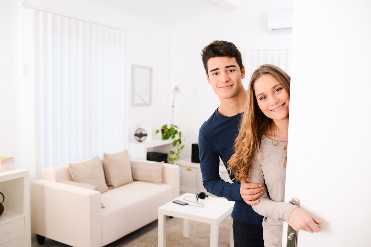 Devenir investisseur immobilier – Un couple de locataires