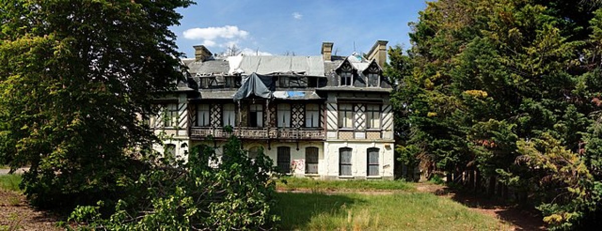 vue sur le Manoir de Baud