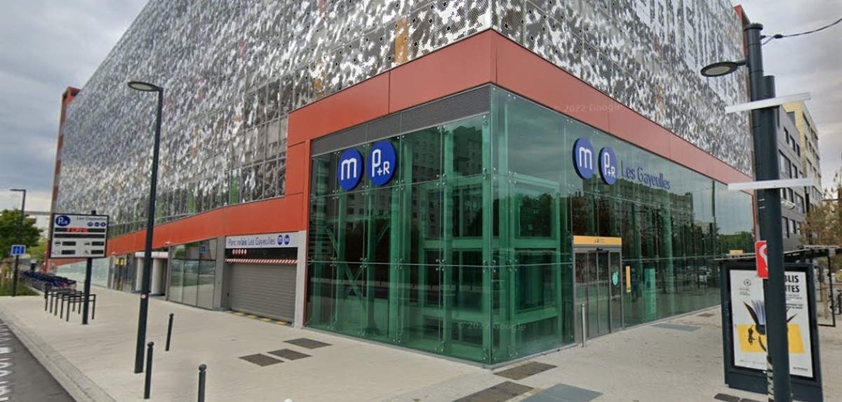 photo de la station de métro ligne B à Rennes Les Gayeulles