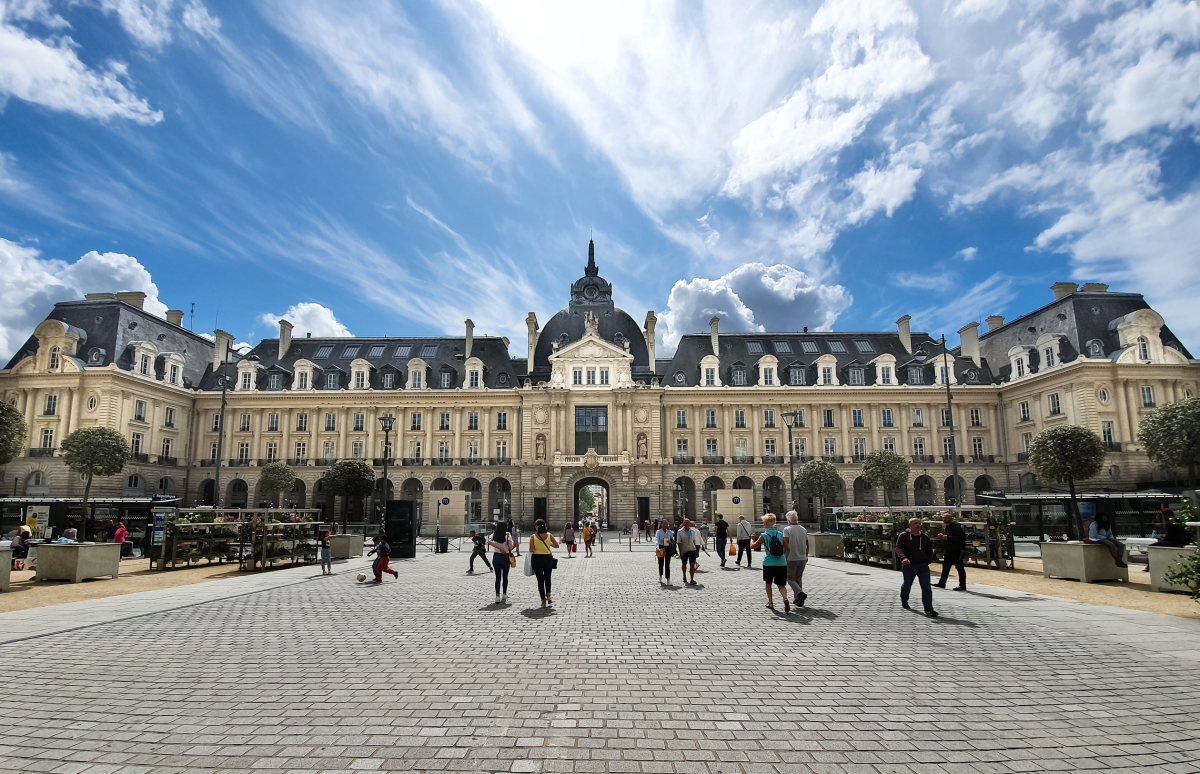 le palais du commerce à Rennes
