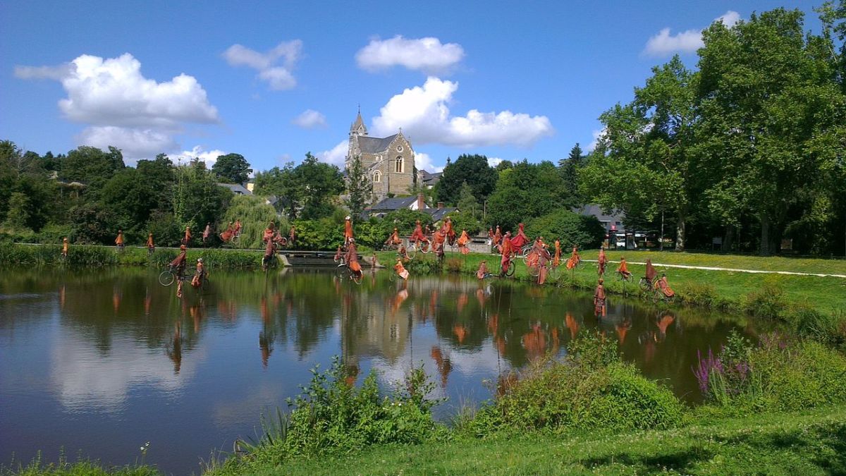 Loi Pinel Betton– Plan d’eau entre le canal et l’Ille, vue sur l’église