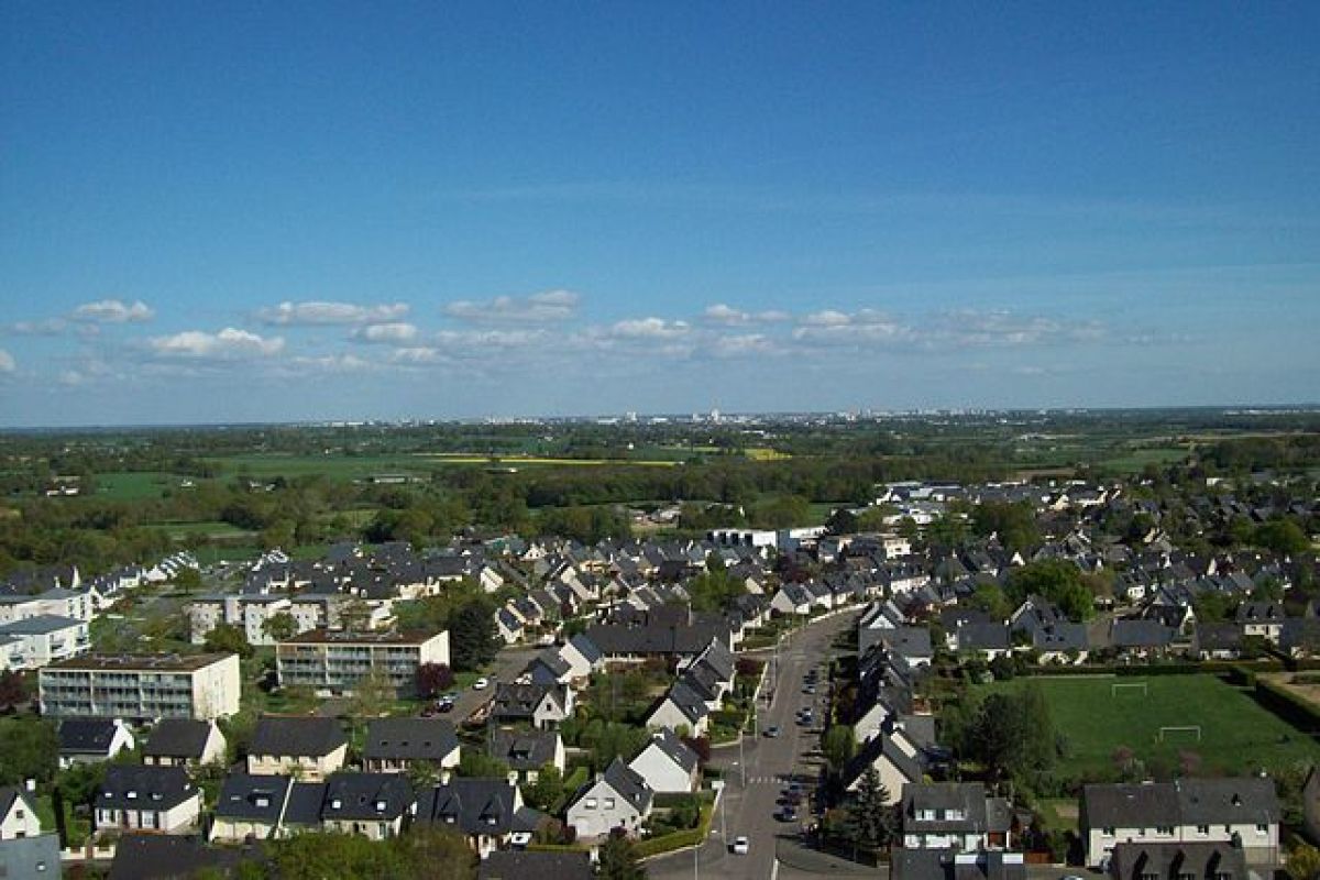  Loi Pinel L'Hermitage – vue aérienne de L'Hermitage, avec Rennes en arrière-fond