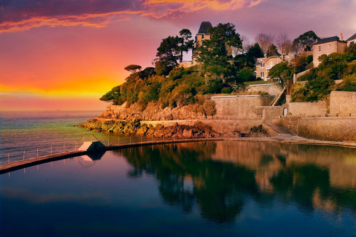 Saint-Malo est situé au cœur des joyaux de la côte d’émeraude. investir à Saint-Malo – le front de mer à Dinard