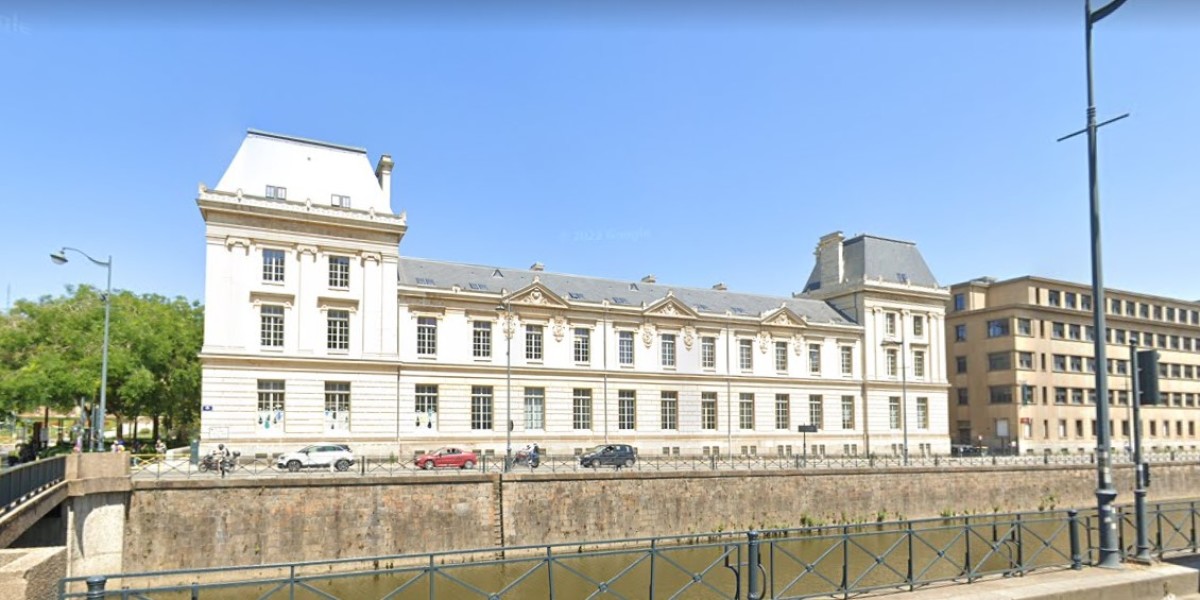photo de la Vilaine et de l’Hôtel Pasteur à Rennes