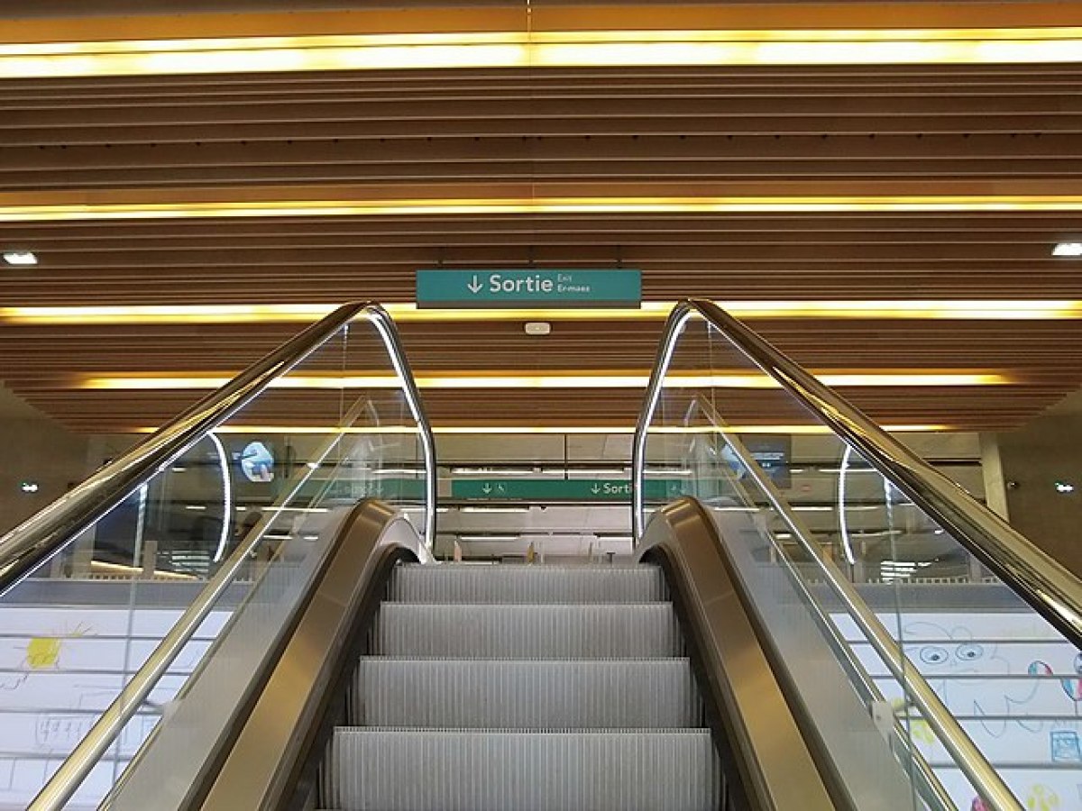 escalator au sein de la sation Cleunay de la ligne B du métro rennais