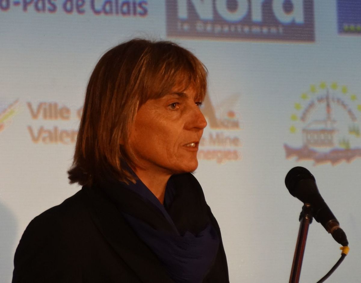 Valérie Létard ministre — Valérie Létard lors de l’inauguration de la branche vers Vieux-Condé de la ligne B du tramway de Valenciennes