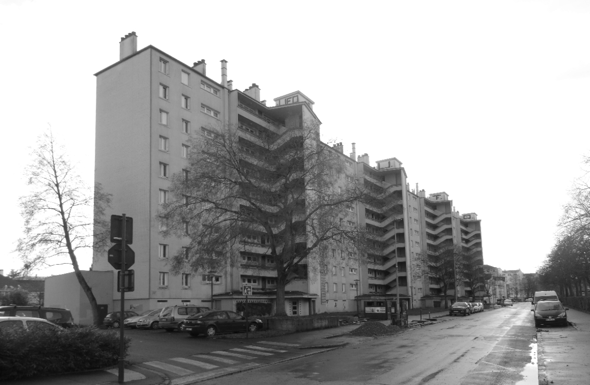 Le bâtiment emblématique de Cleunay est debout depuis 1960 réhabilitation grand bleu cleunay – Grand Bleu Cleunay noir et blanc avant travaux